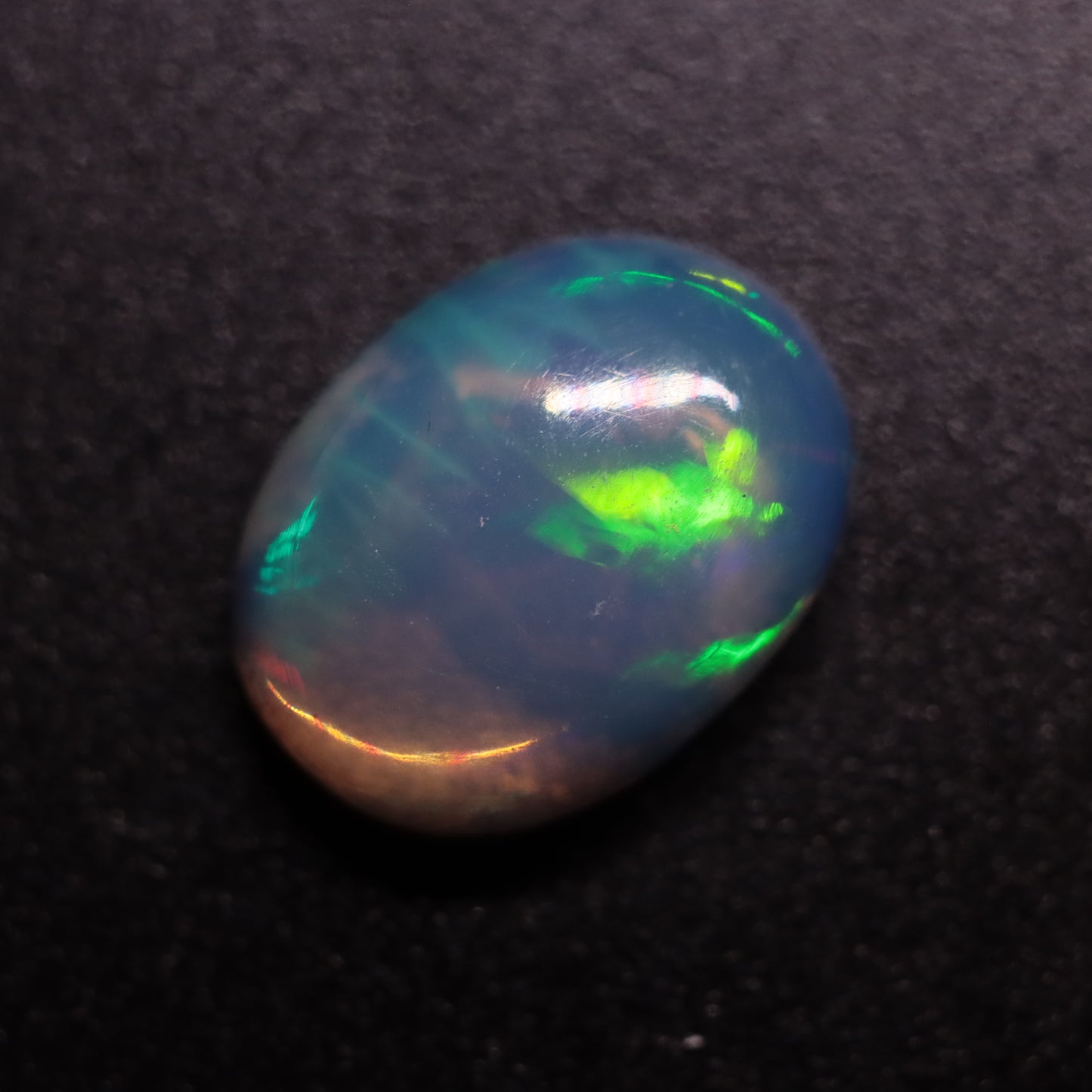 Cabochon White Opal 1.95ct