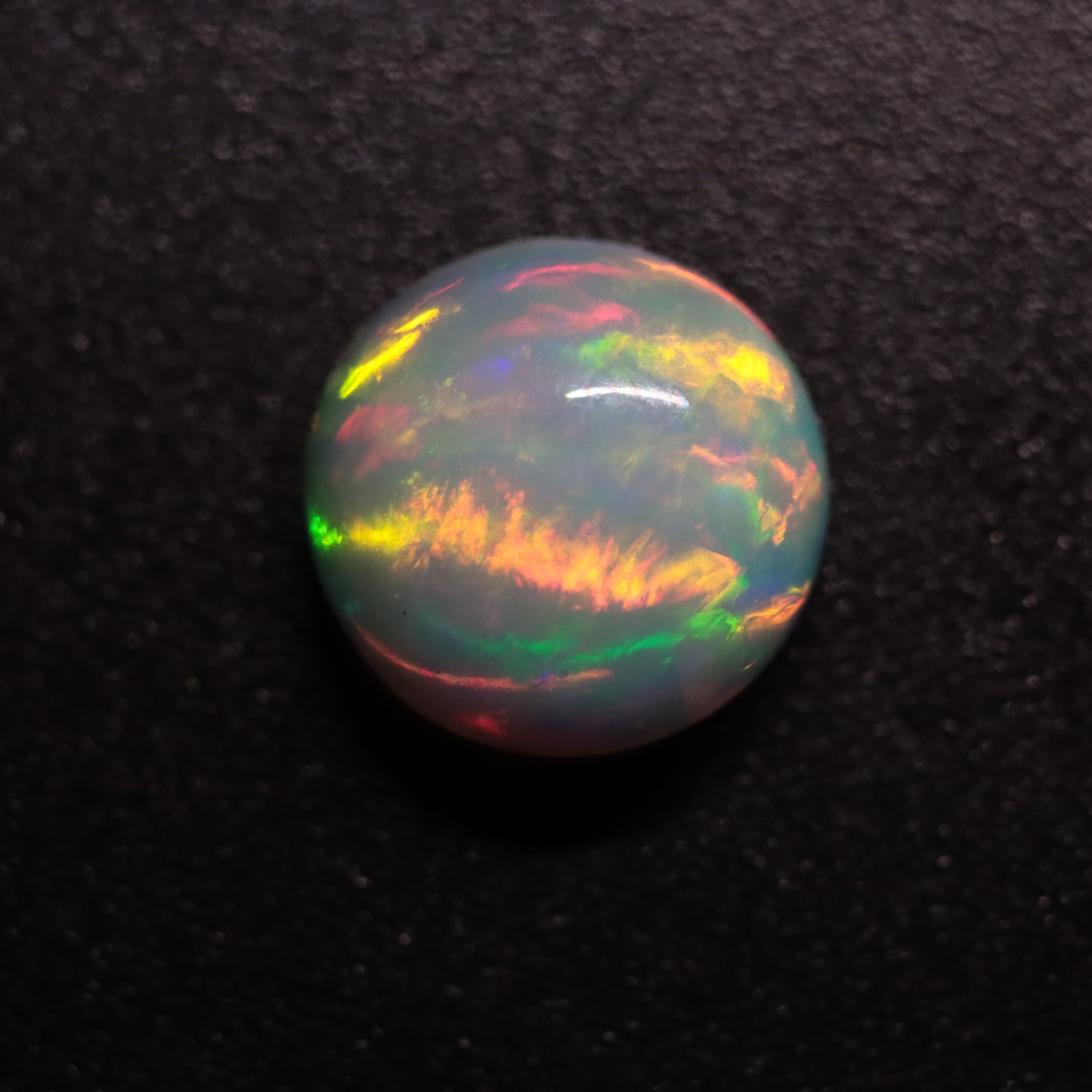 Round White Opal 1.02ct