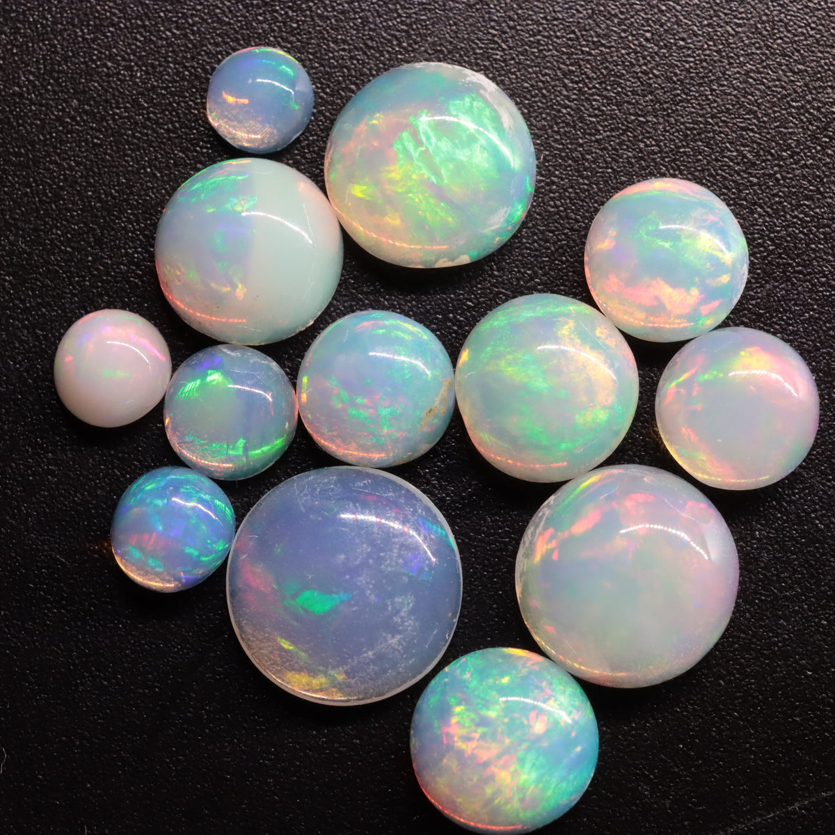Round White Opal 7.31ct