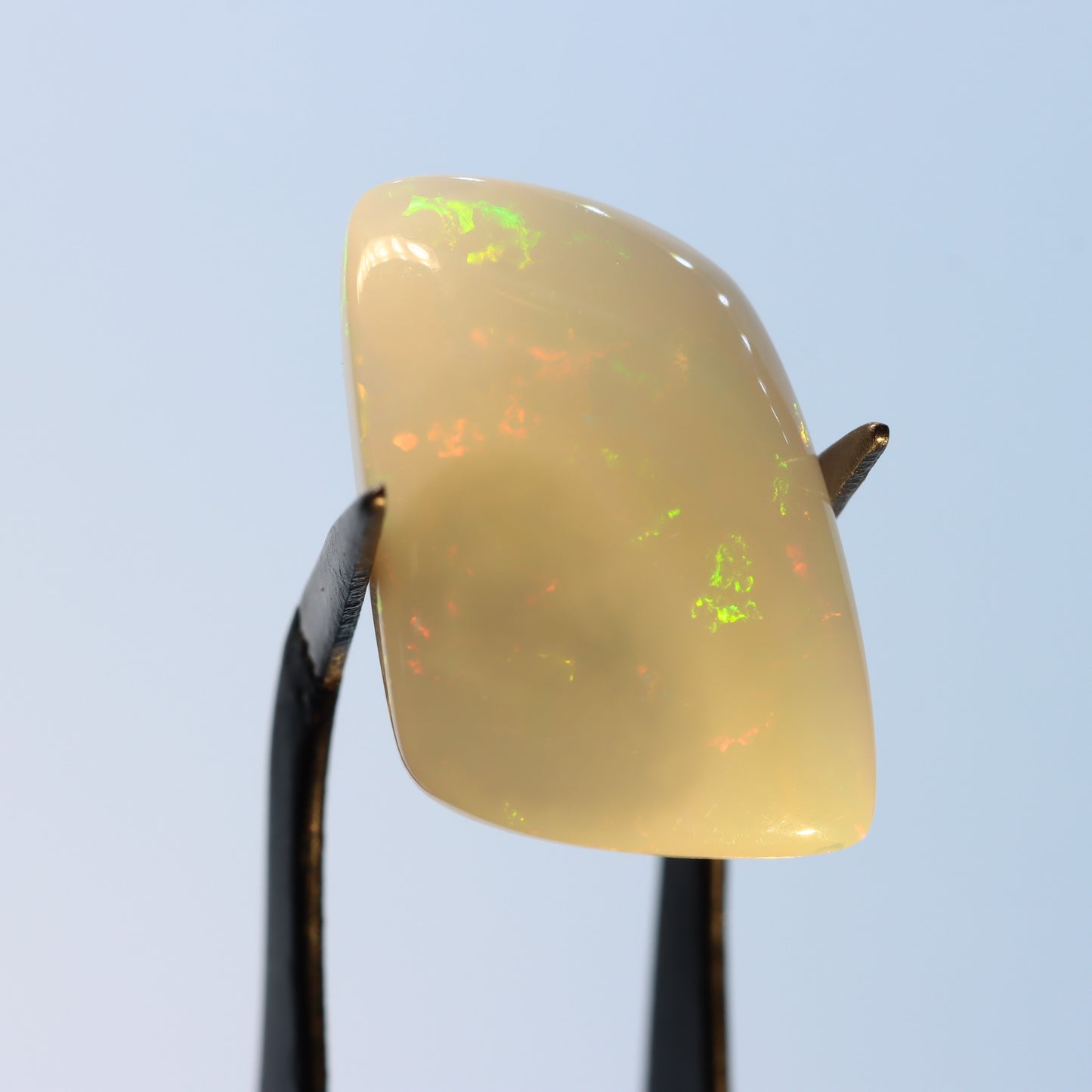 Cabochon White Opal 10.25ct