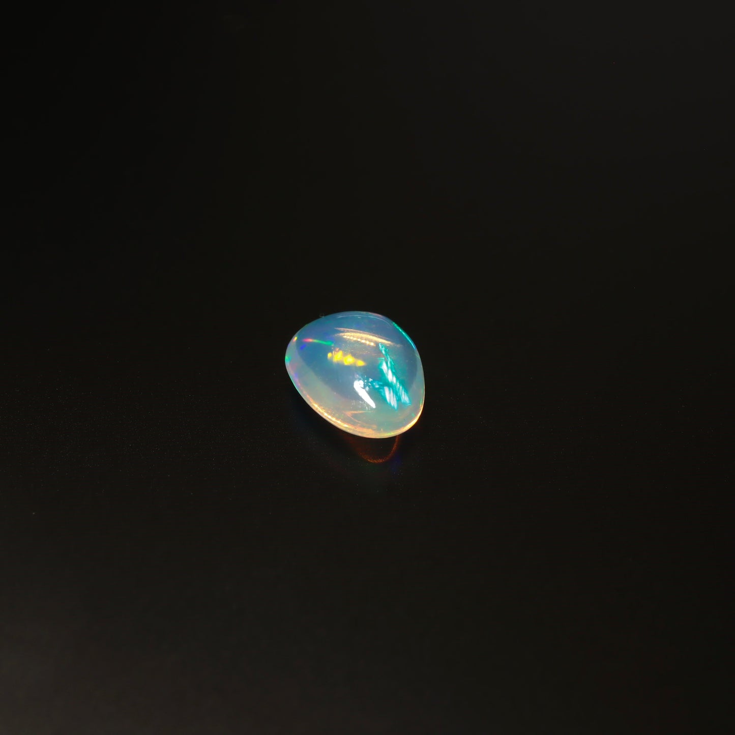 Cabochon Clear Opal 0.9ct
