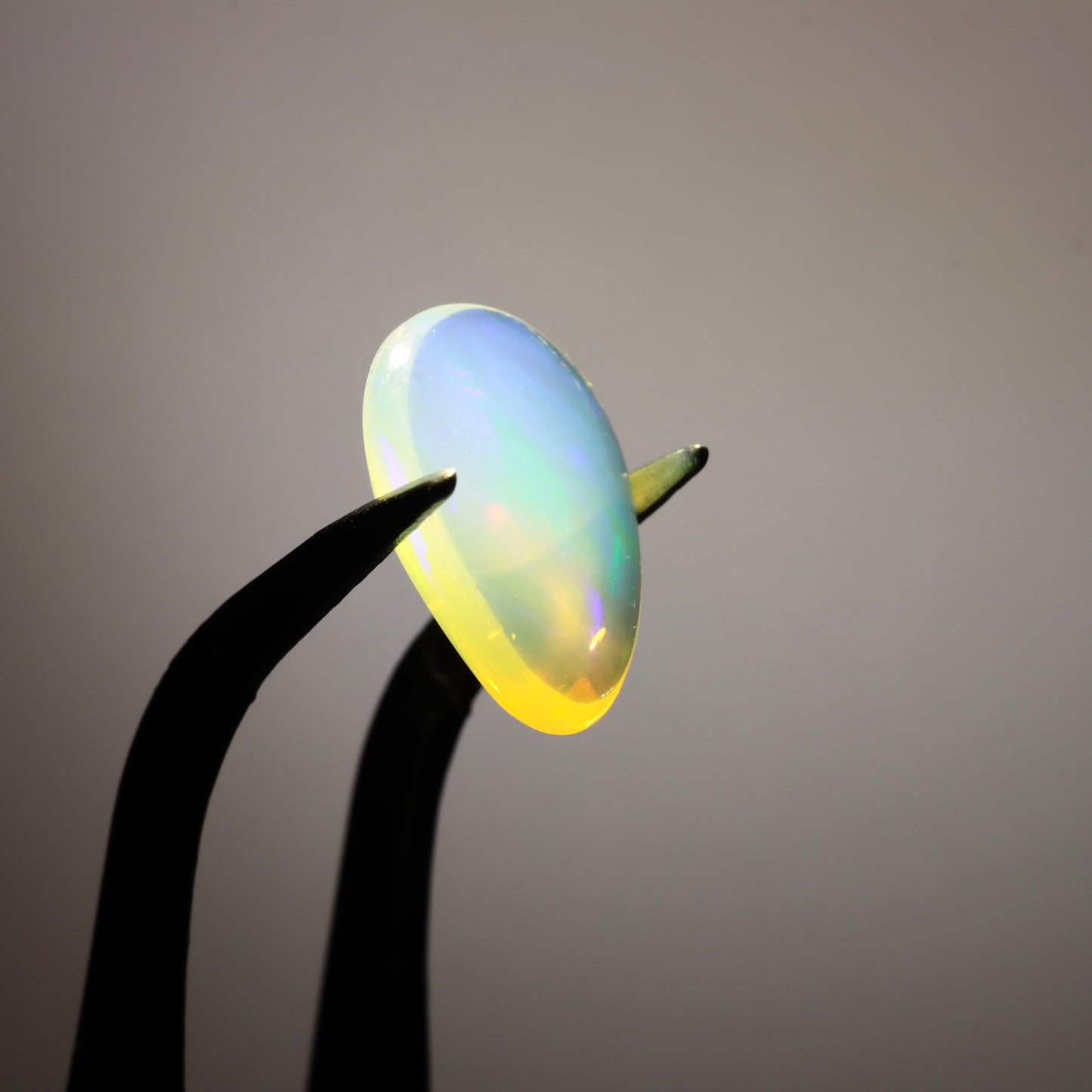 Cabochon Clear Opal 1.94ct