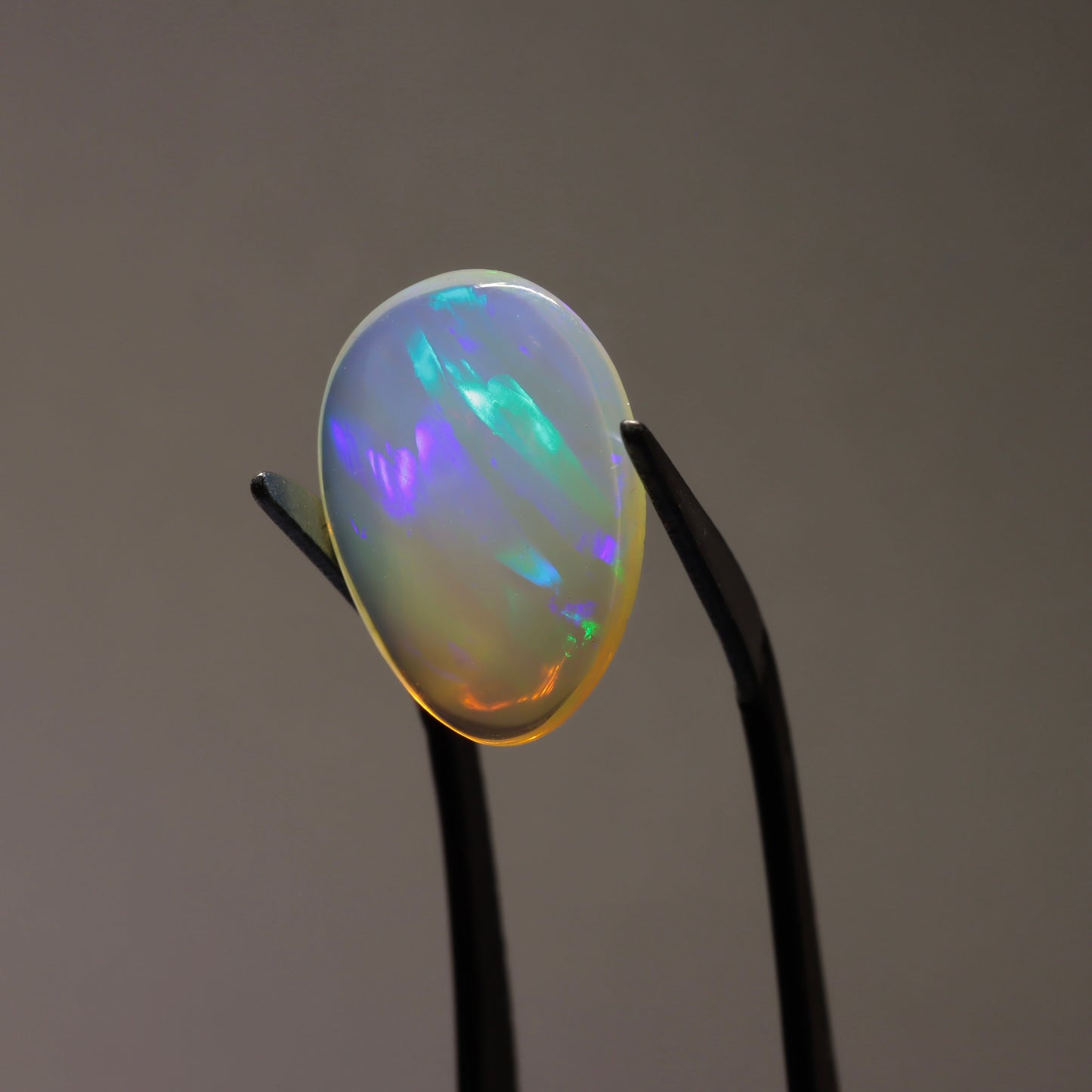 Cabochon Clear Opal 1.94ct