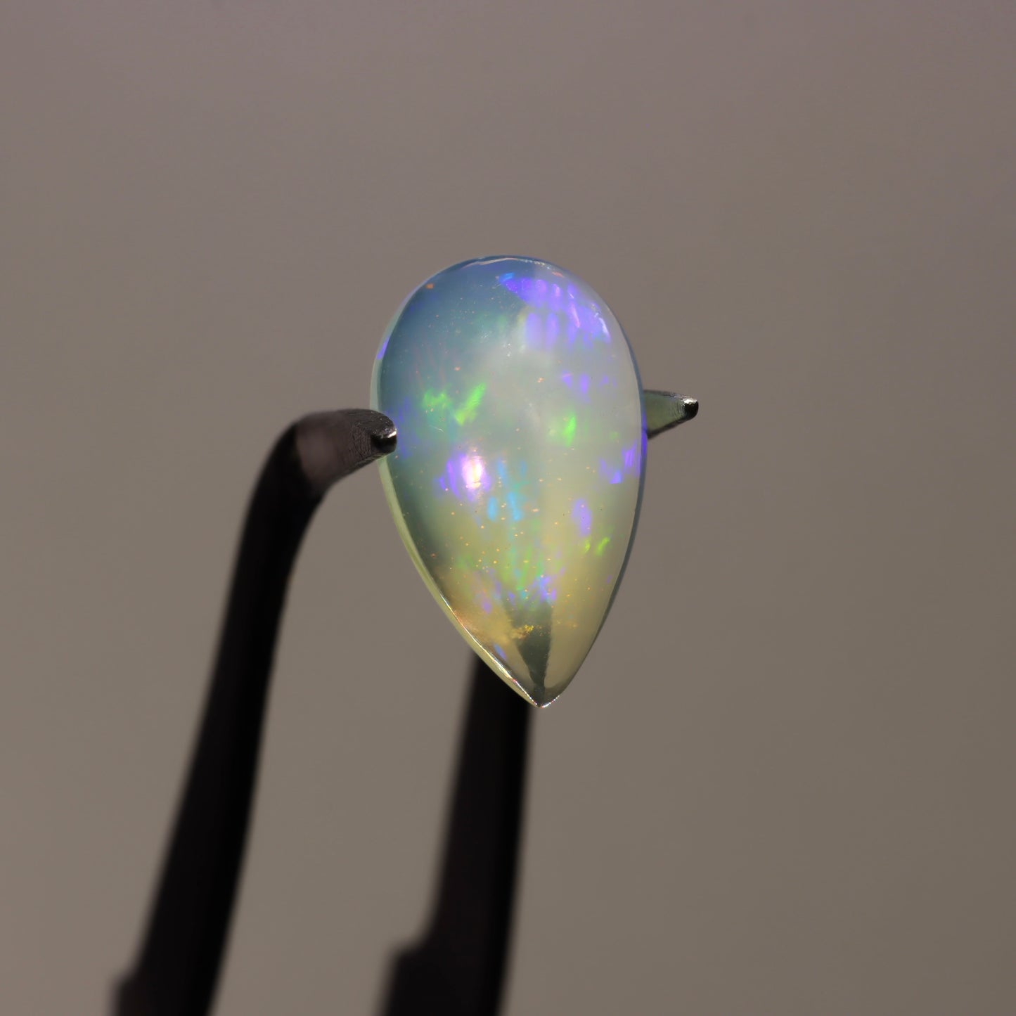 Pear White Opal 2.6ct