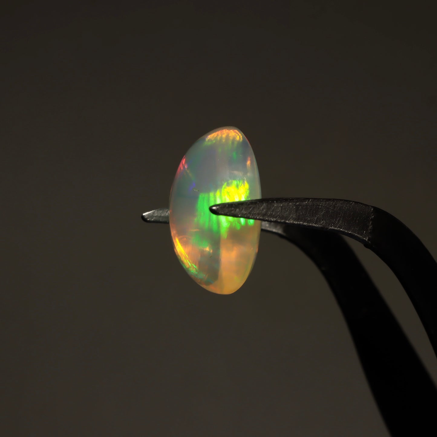 Cabochon White Opal 2.97ct