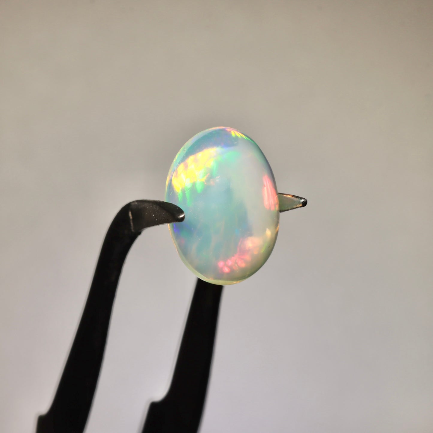 Cabochon White Opal 2.97ct