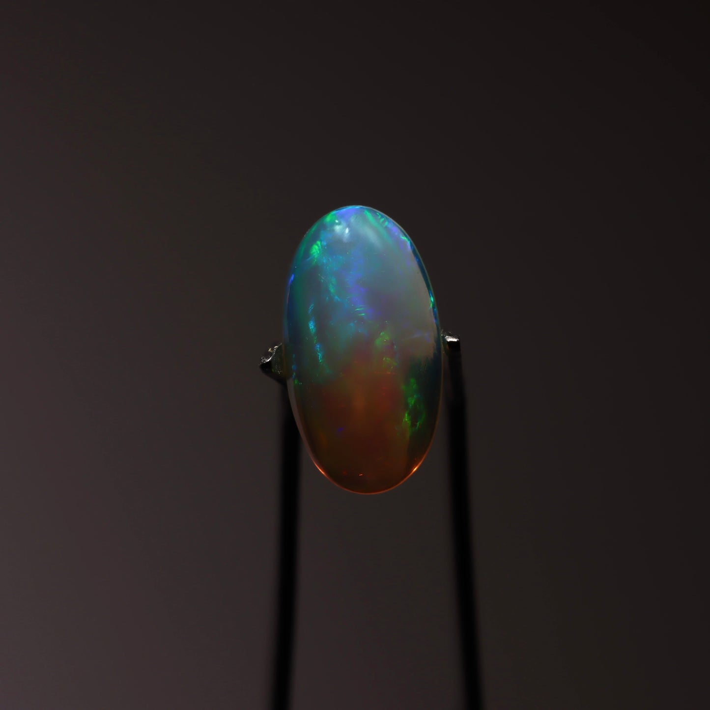 Cabochon White Opal 1.6ct