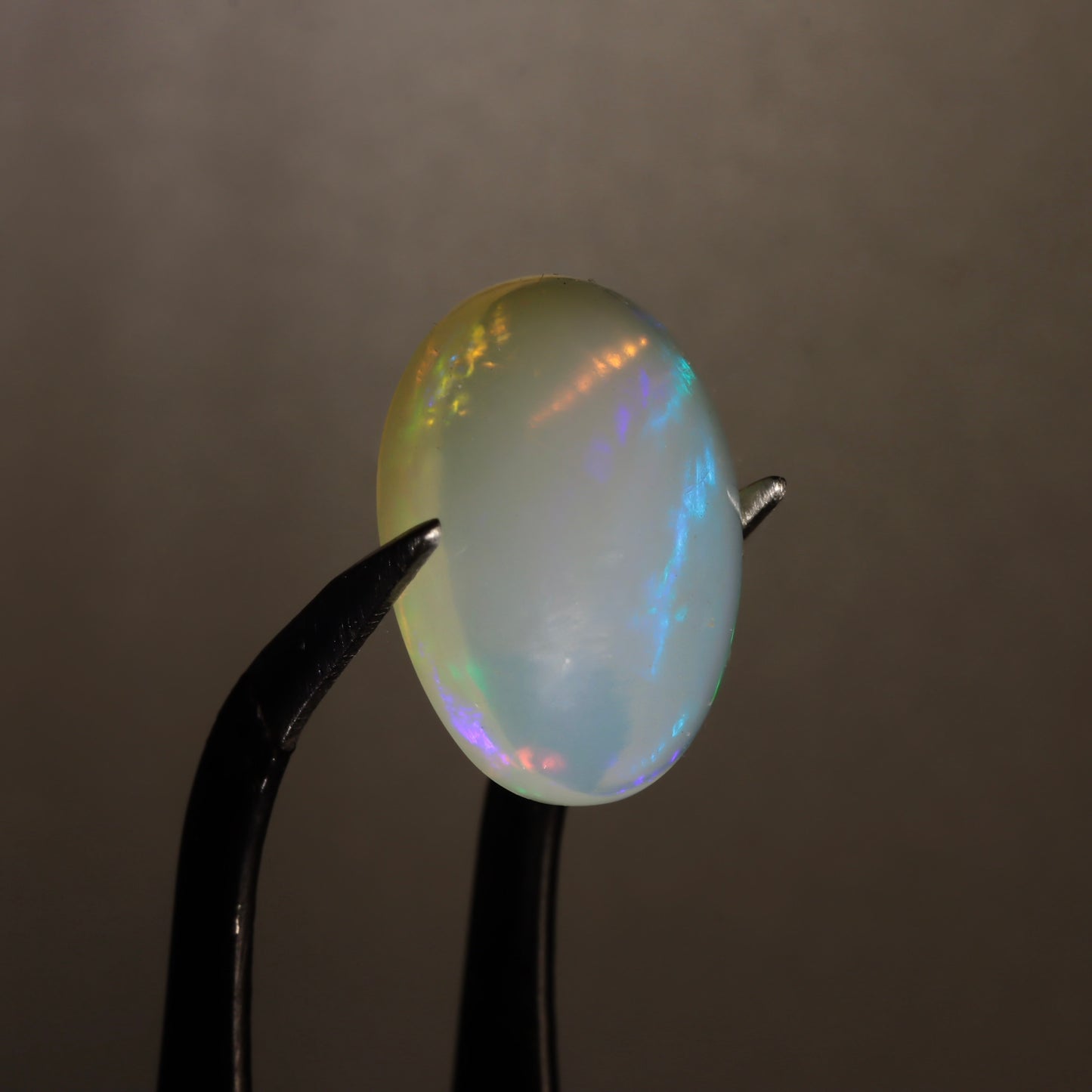 Cabochon White Opal 5.24ct