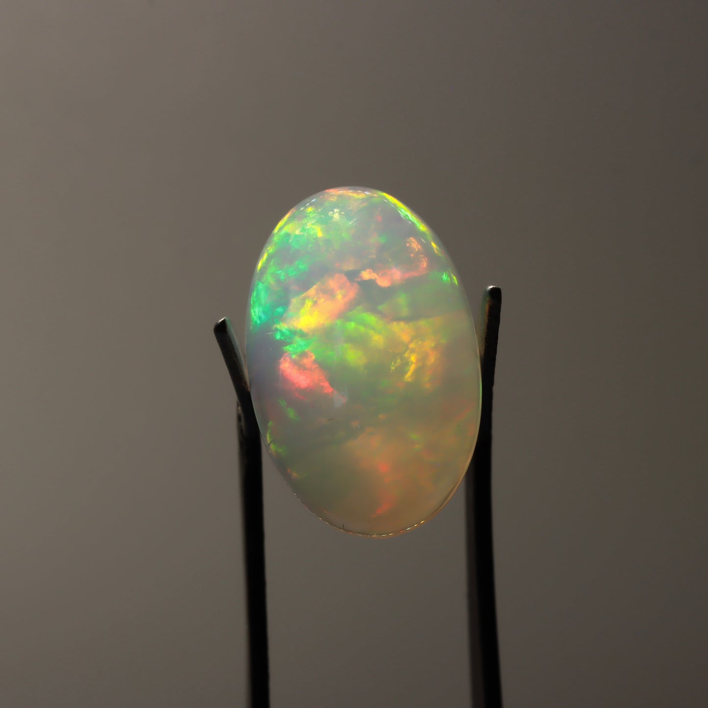 Cabochon White Opal 4.73ct