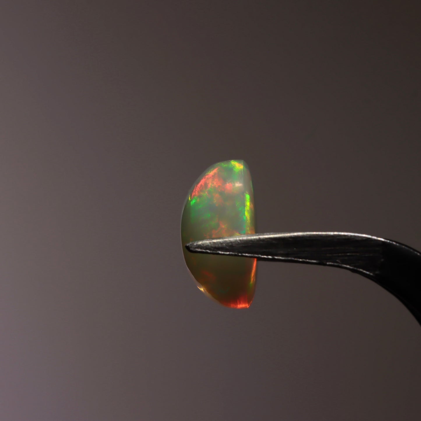 Cabochon White Opal 2.23ct