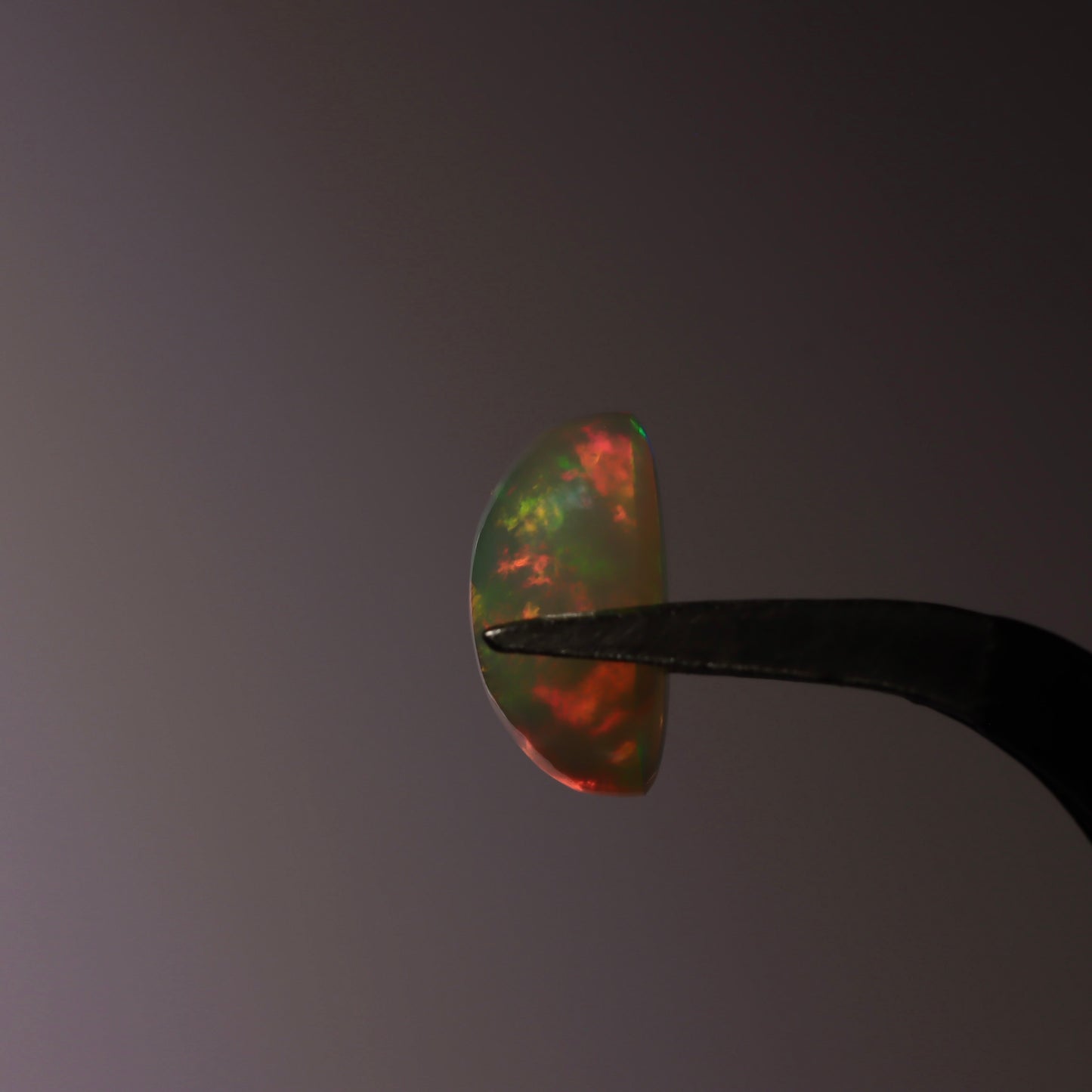 Cabochon White Opal 2.23ct
