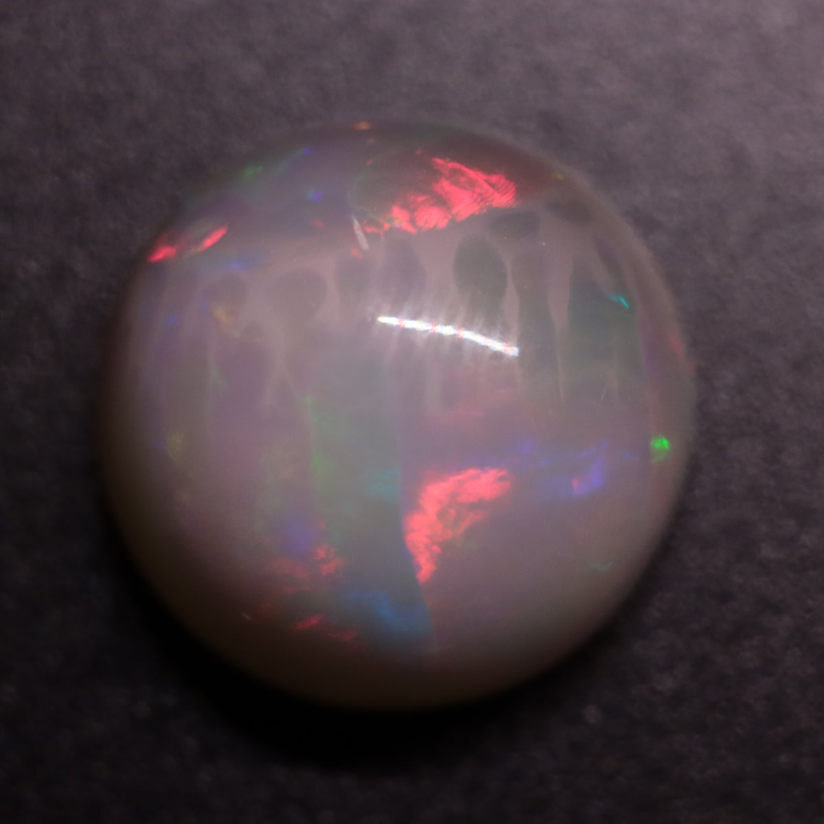 Round White Opal 5.69ct