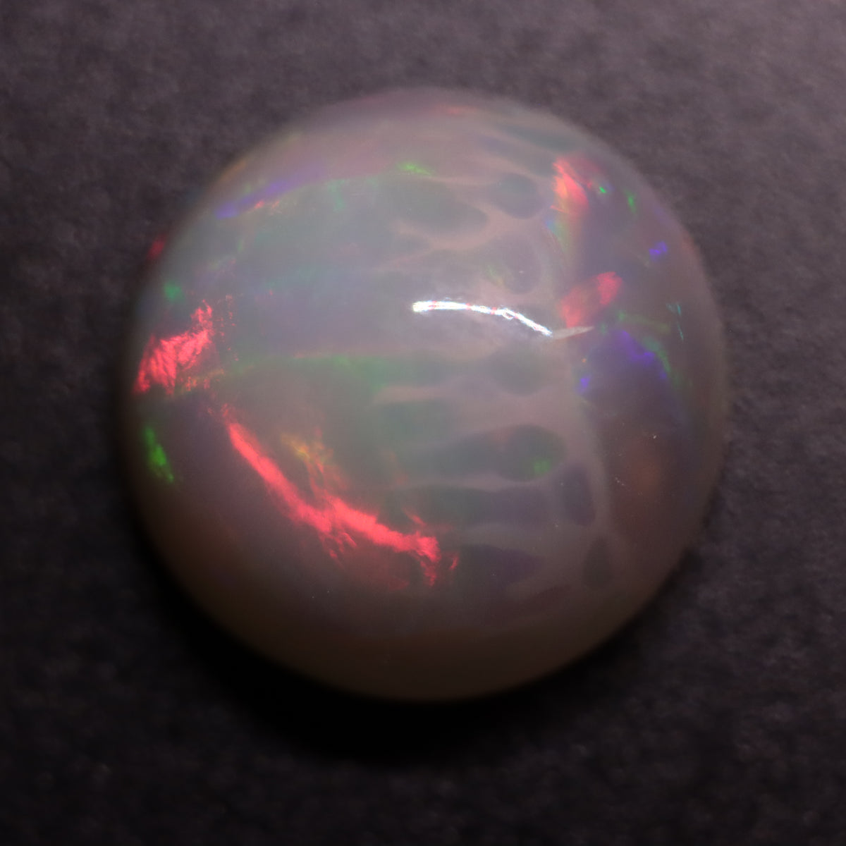 Round White Opal 5.69ct