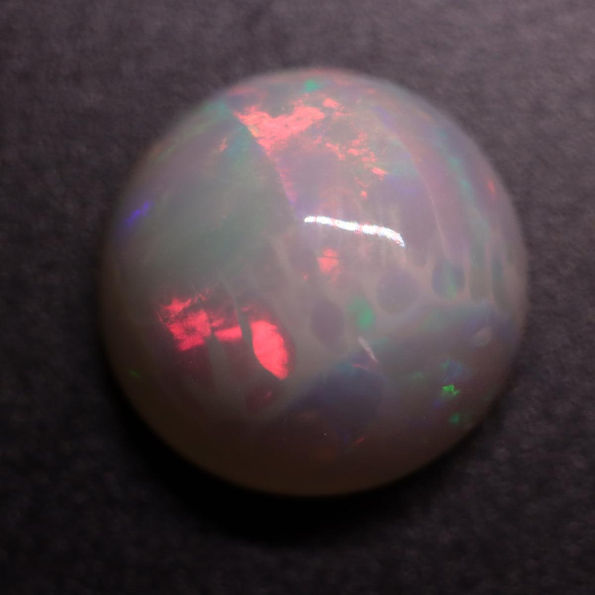 Round White Opal 5.69ct