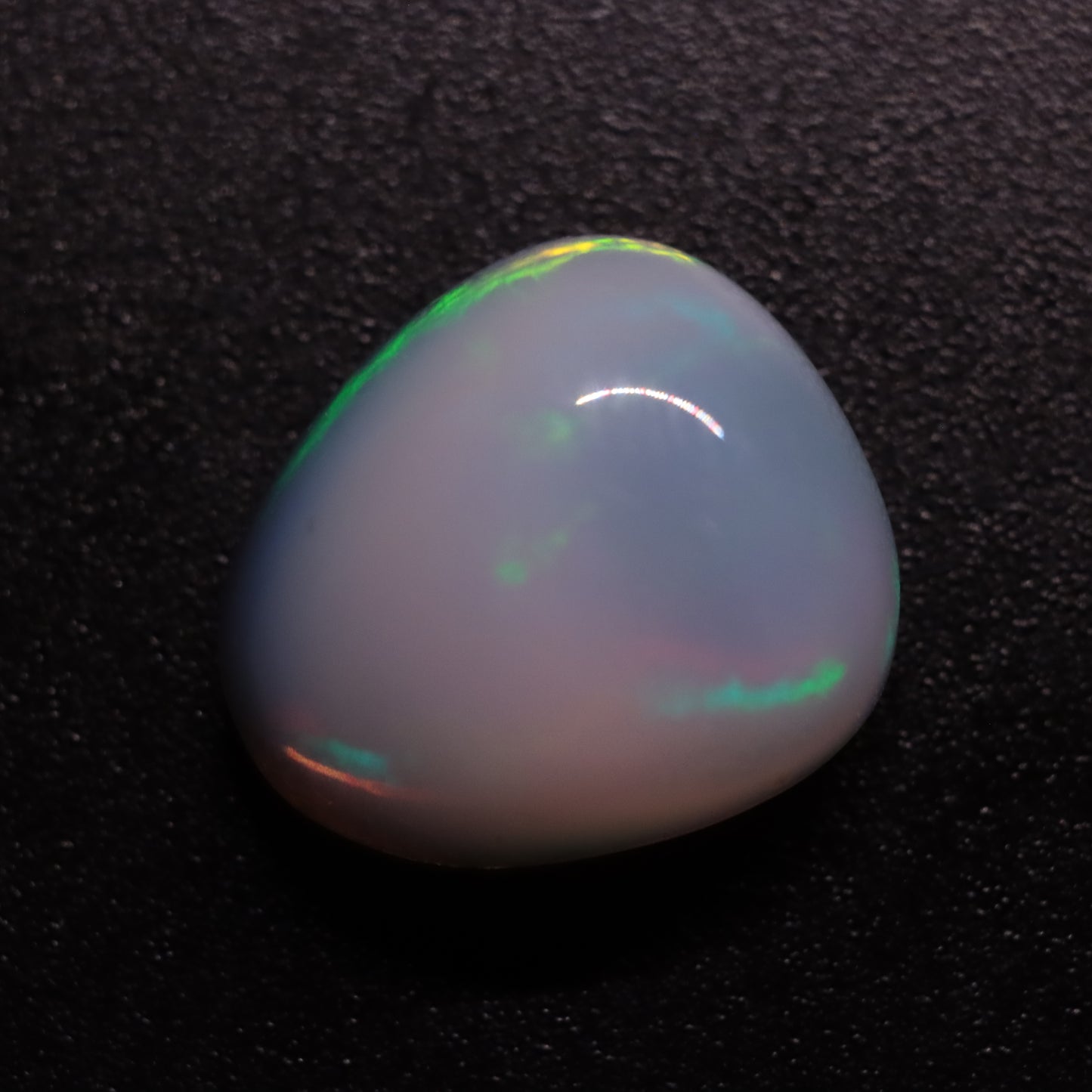 Cabochon White Opal 4.05ct