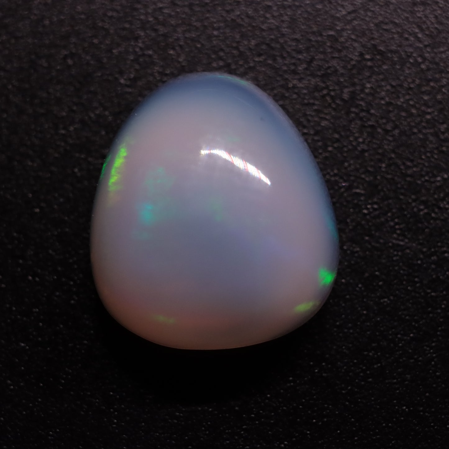 Cabochon White Opal 4.05ct