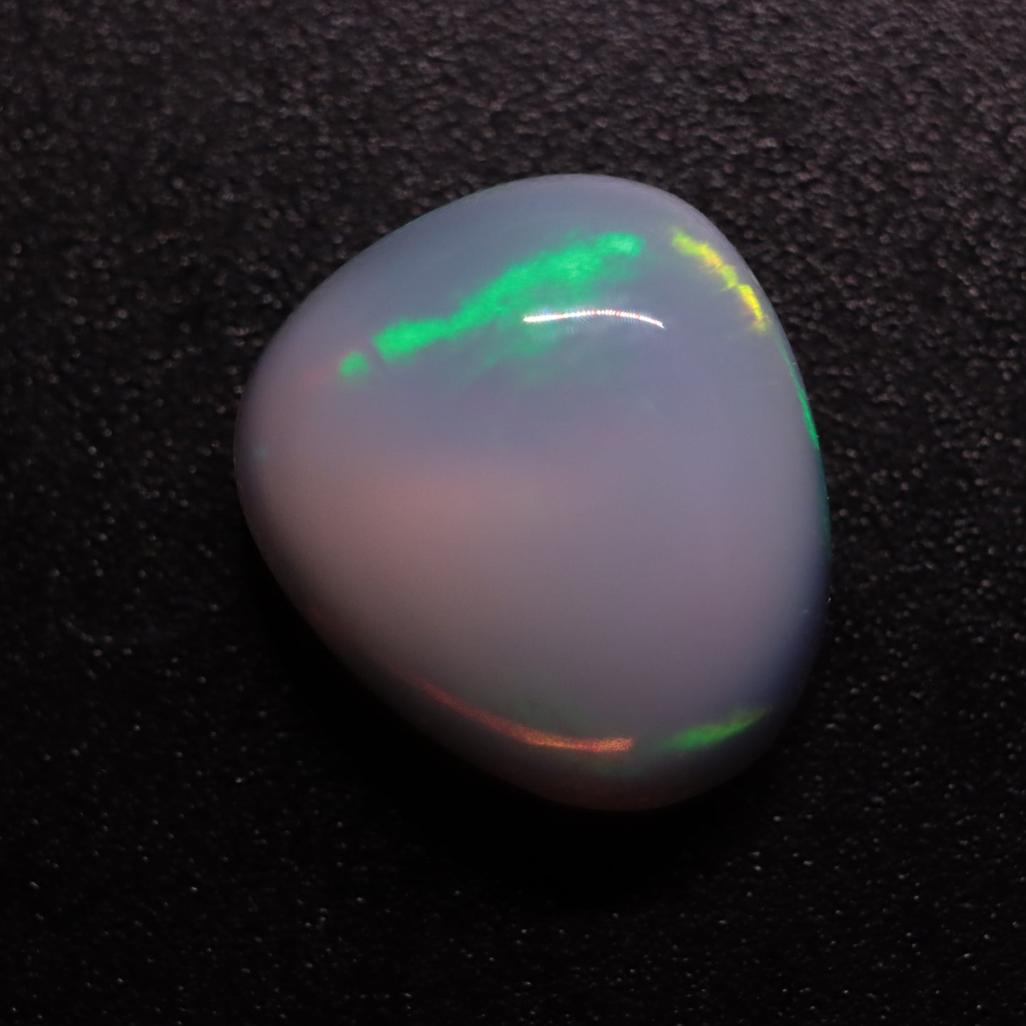 Cabochon White Opal 4.05ct