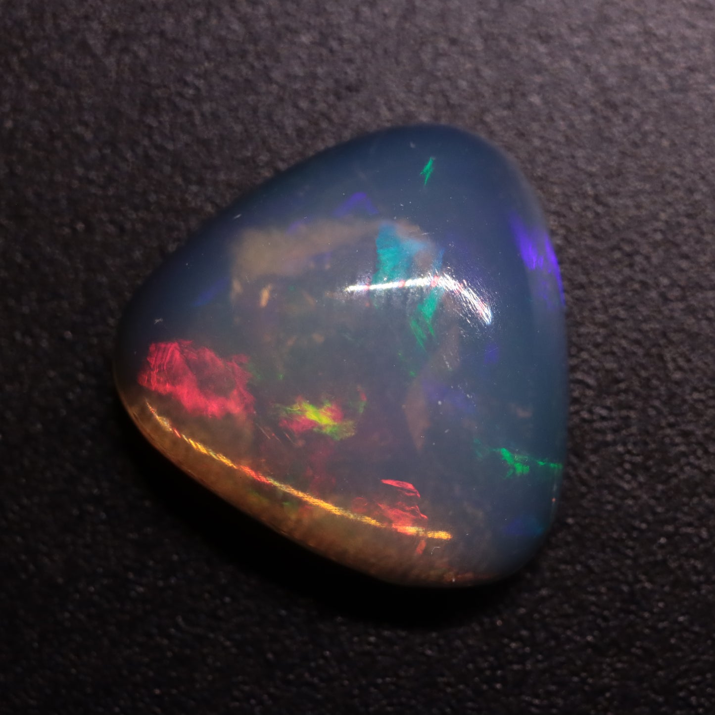 Cabochon White Opal 2.8ct