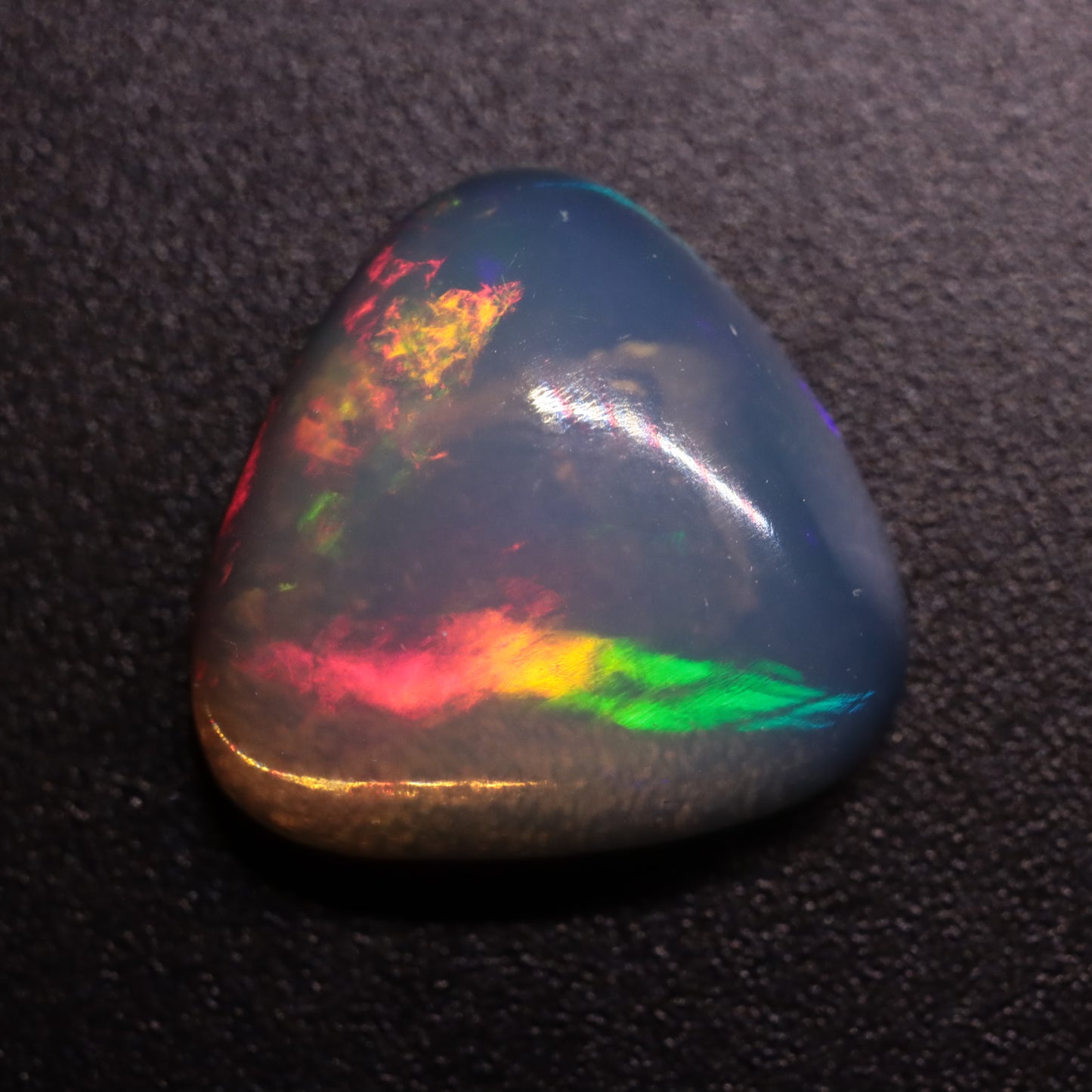 Cabochon White Opal 2.8ct