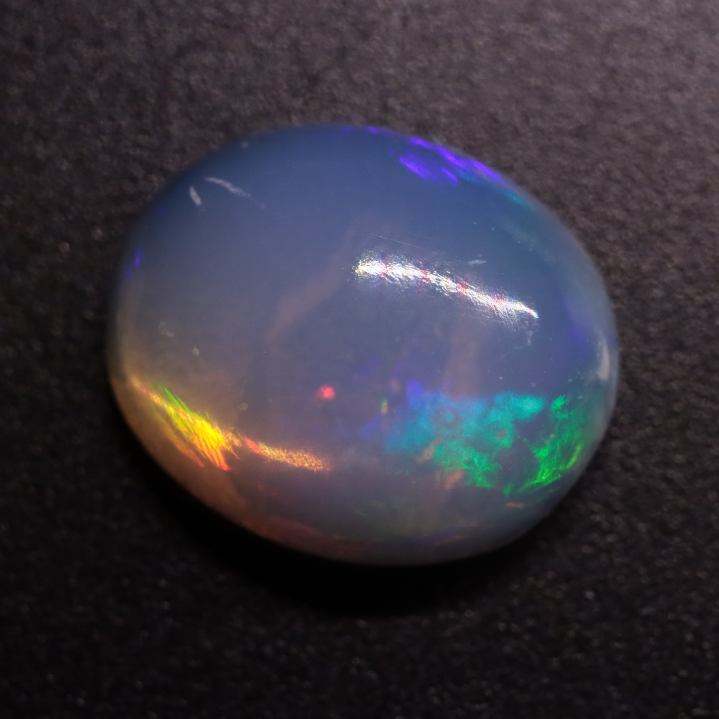 Cabochon White Opal 3.21ct