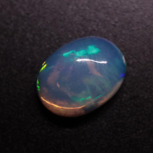 Cabochon White Opal 1.95ct