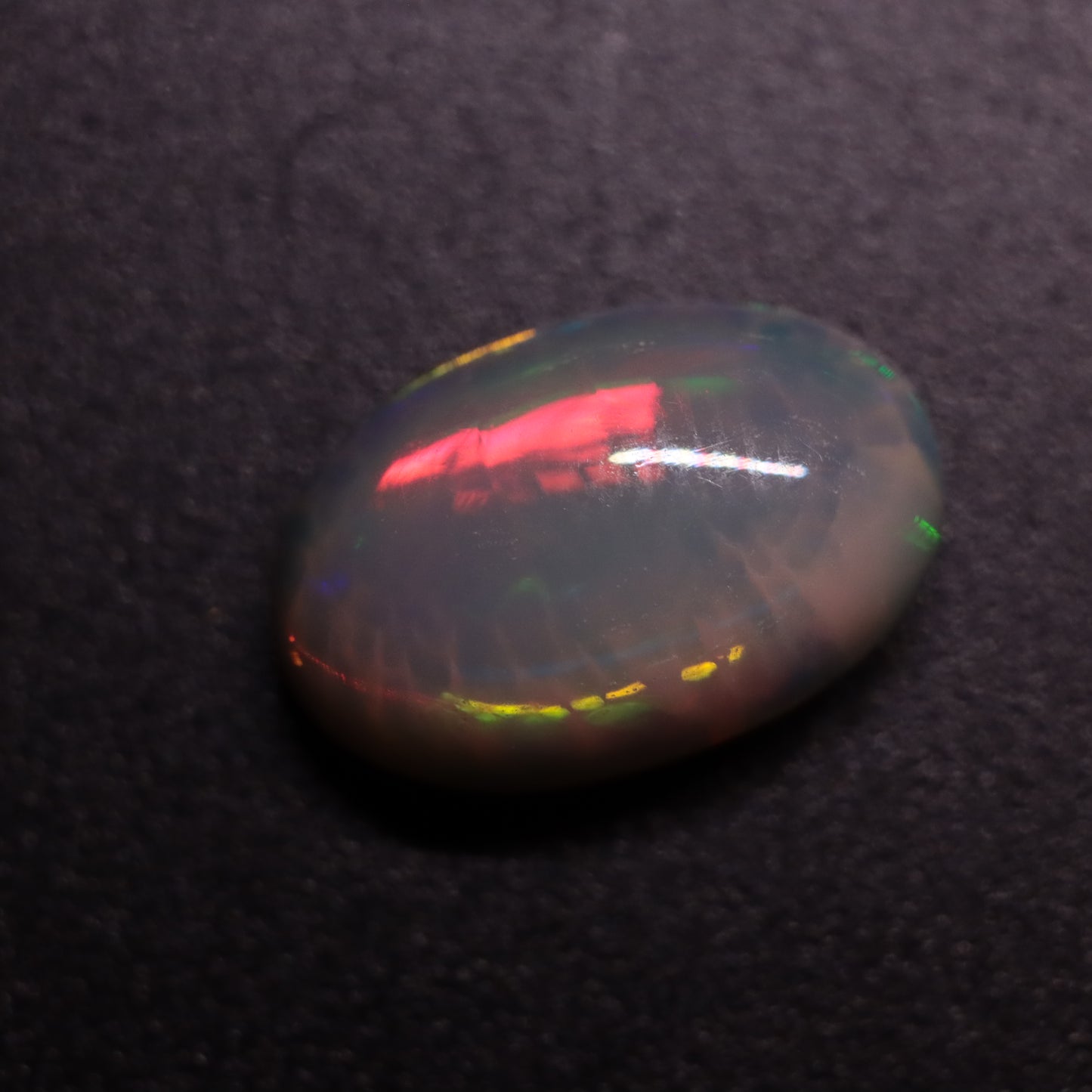 Cabochon White Opal 2.17ct