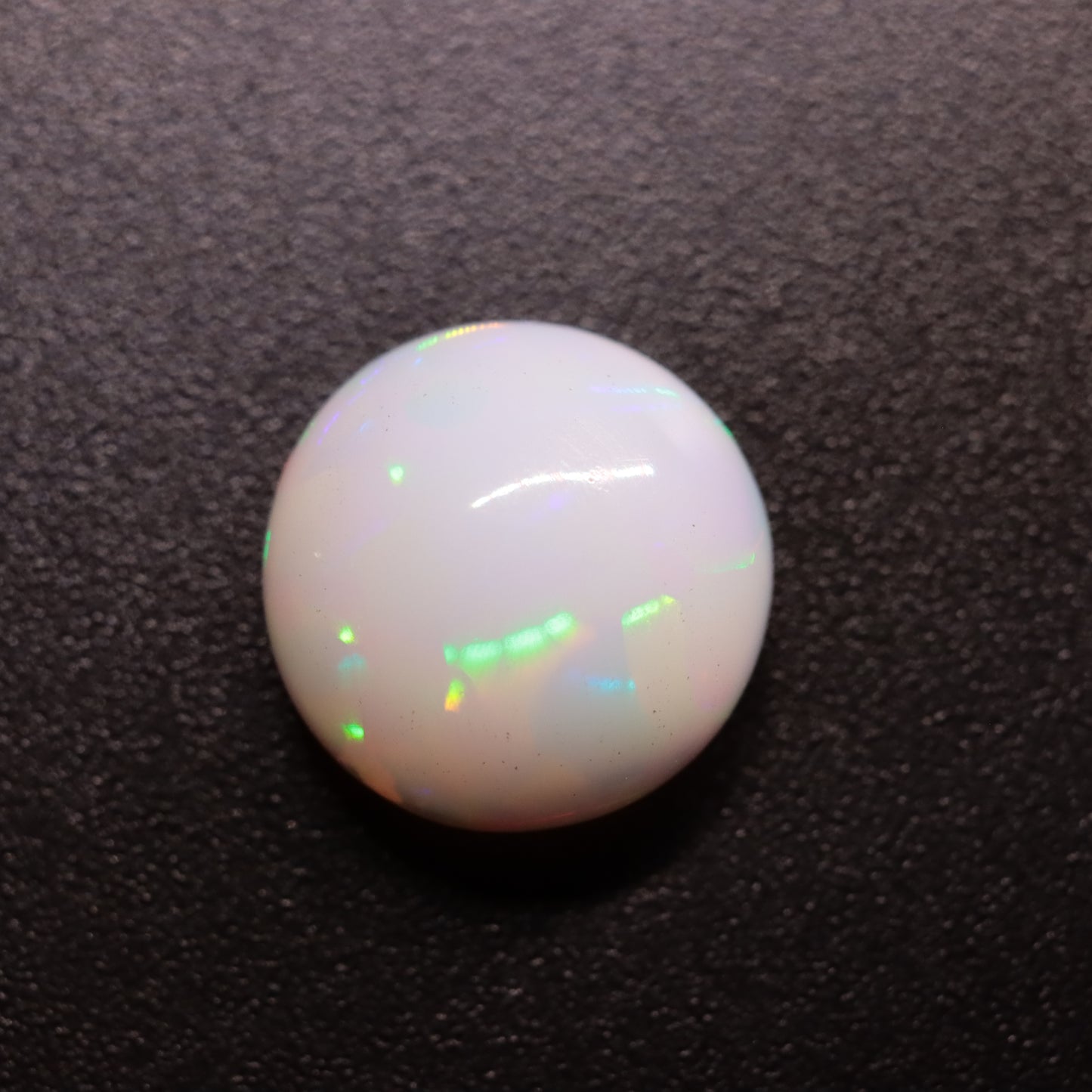 Round White Opal 1.9ct