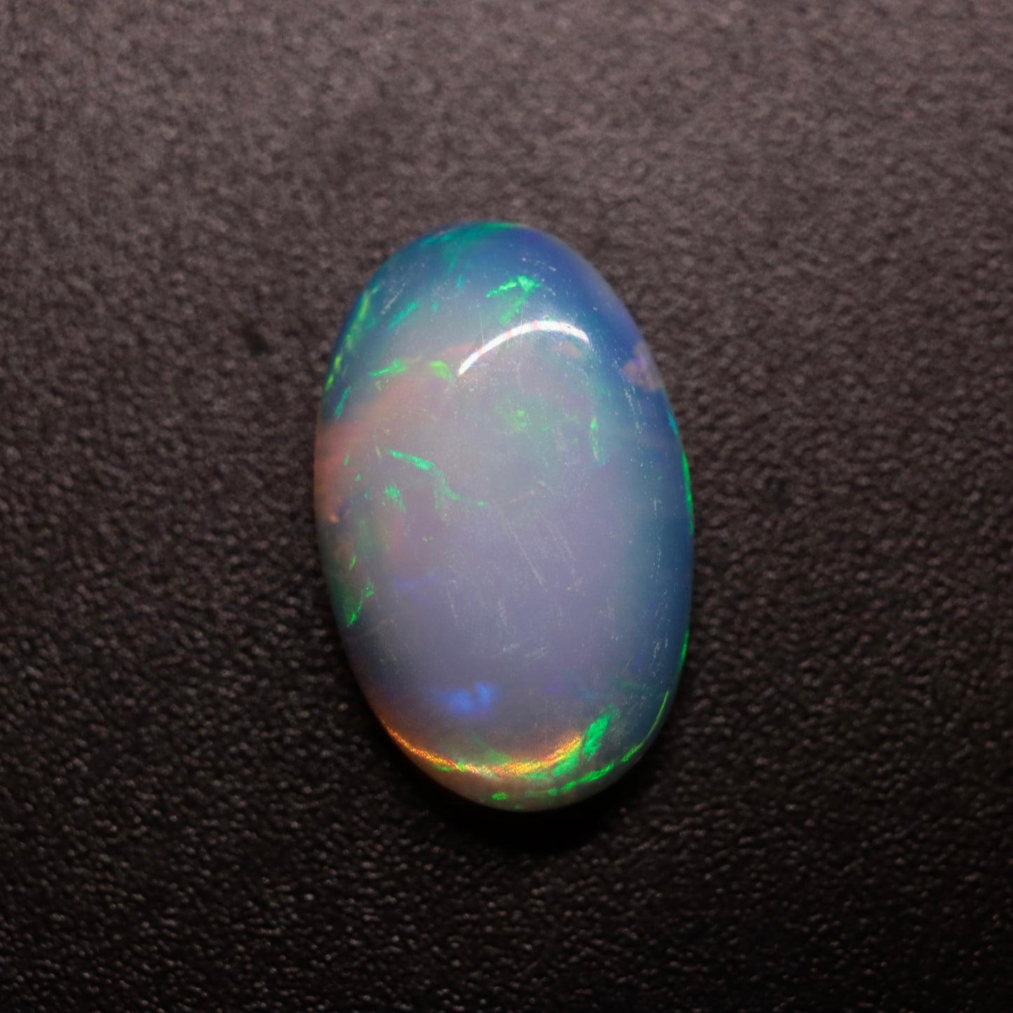 Cabochon White Opal 1.64ct