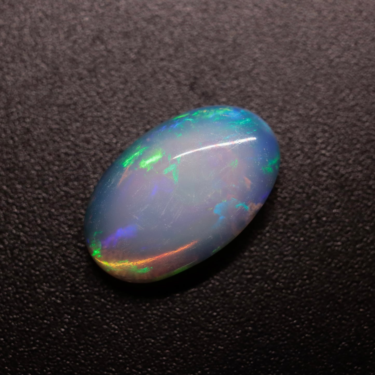 Cabochon White Opal 1.64ct