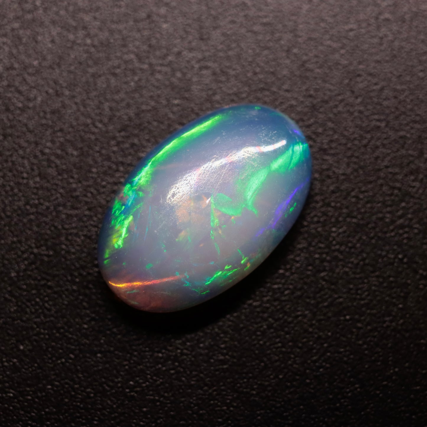 Cabochon White Opal 1.64ct