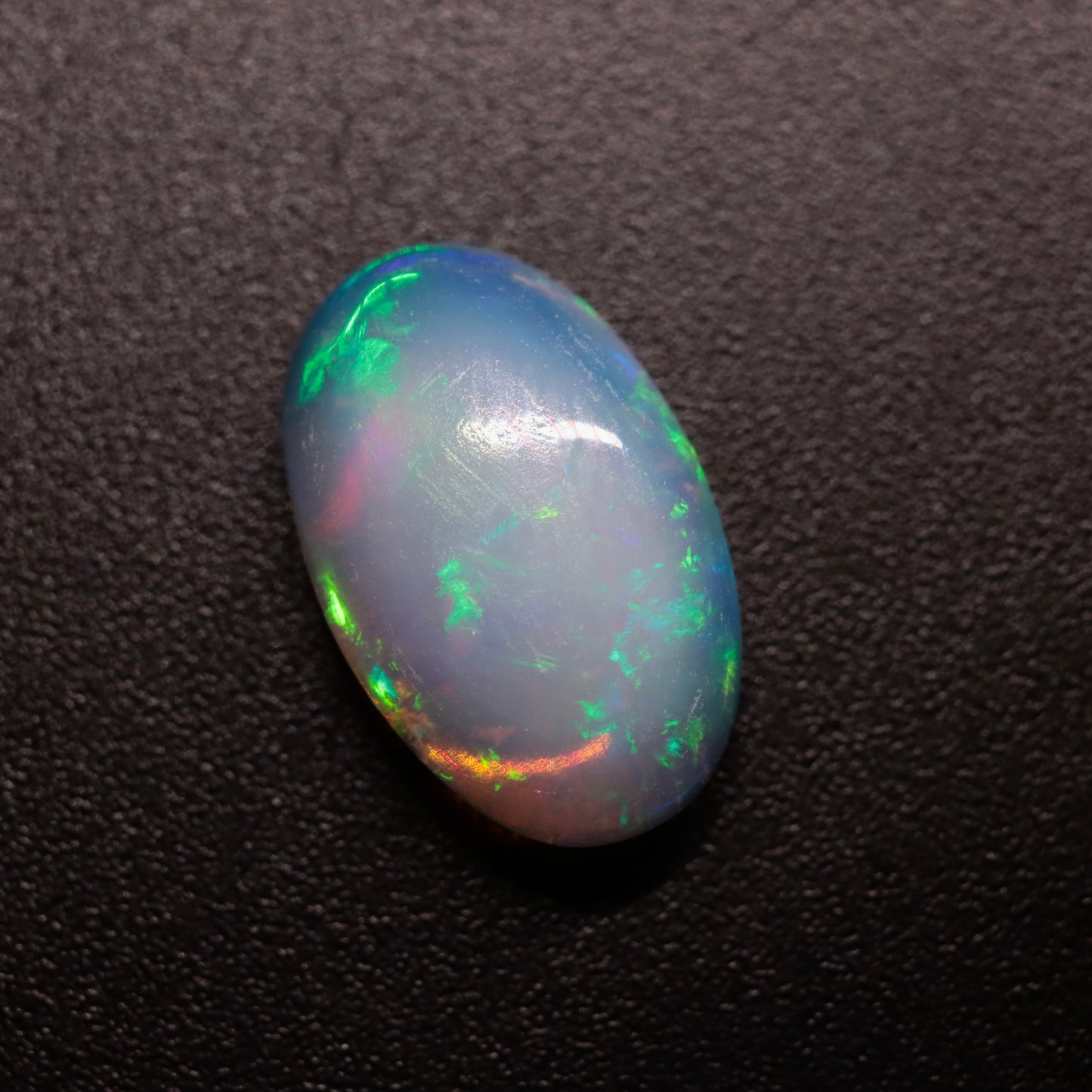 Cabochon White Opal 1.64ct