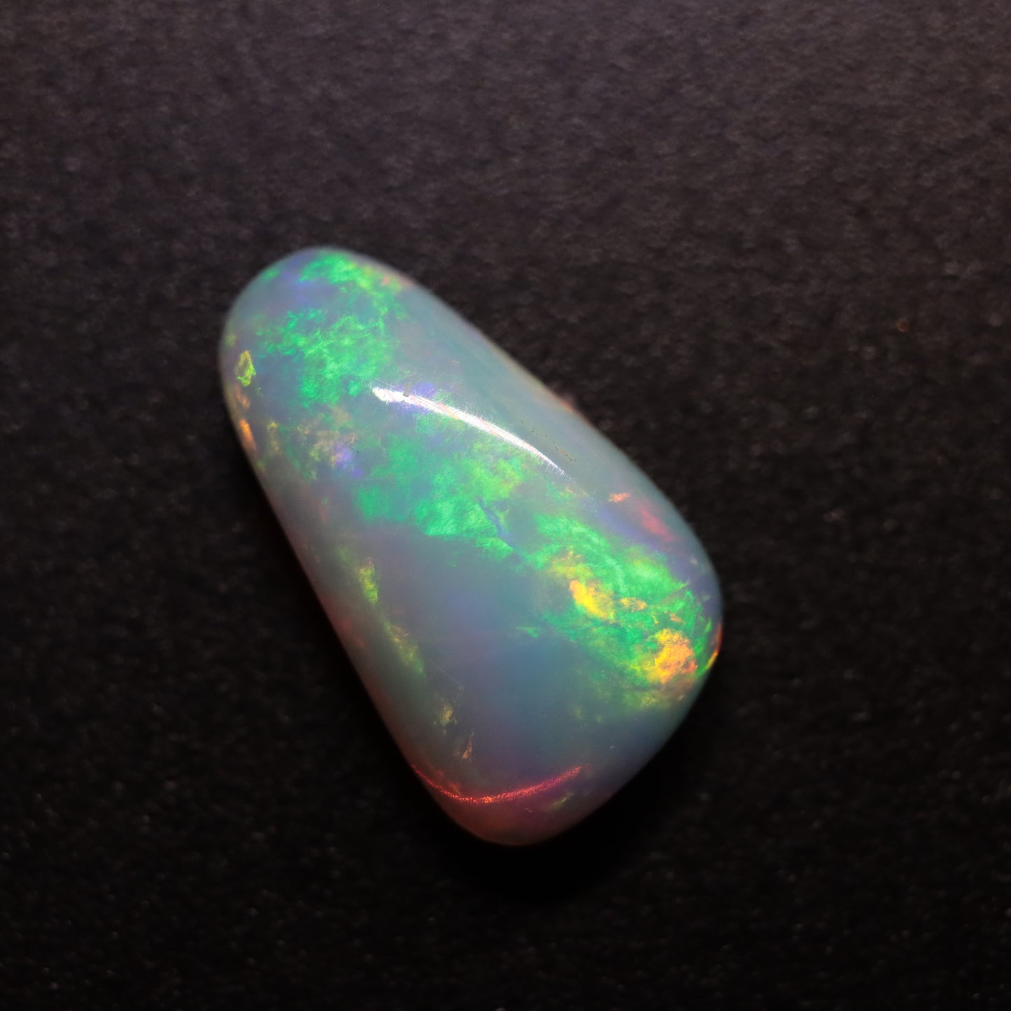 Cabochon White Opal 2.06ct