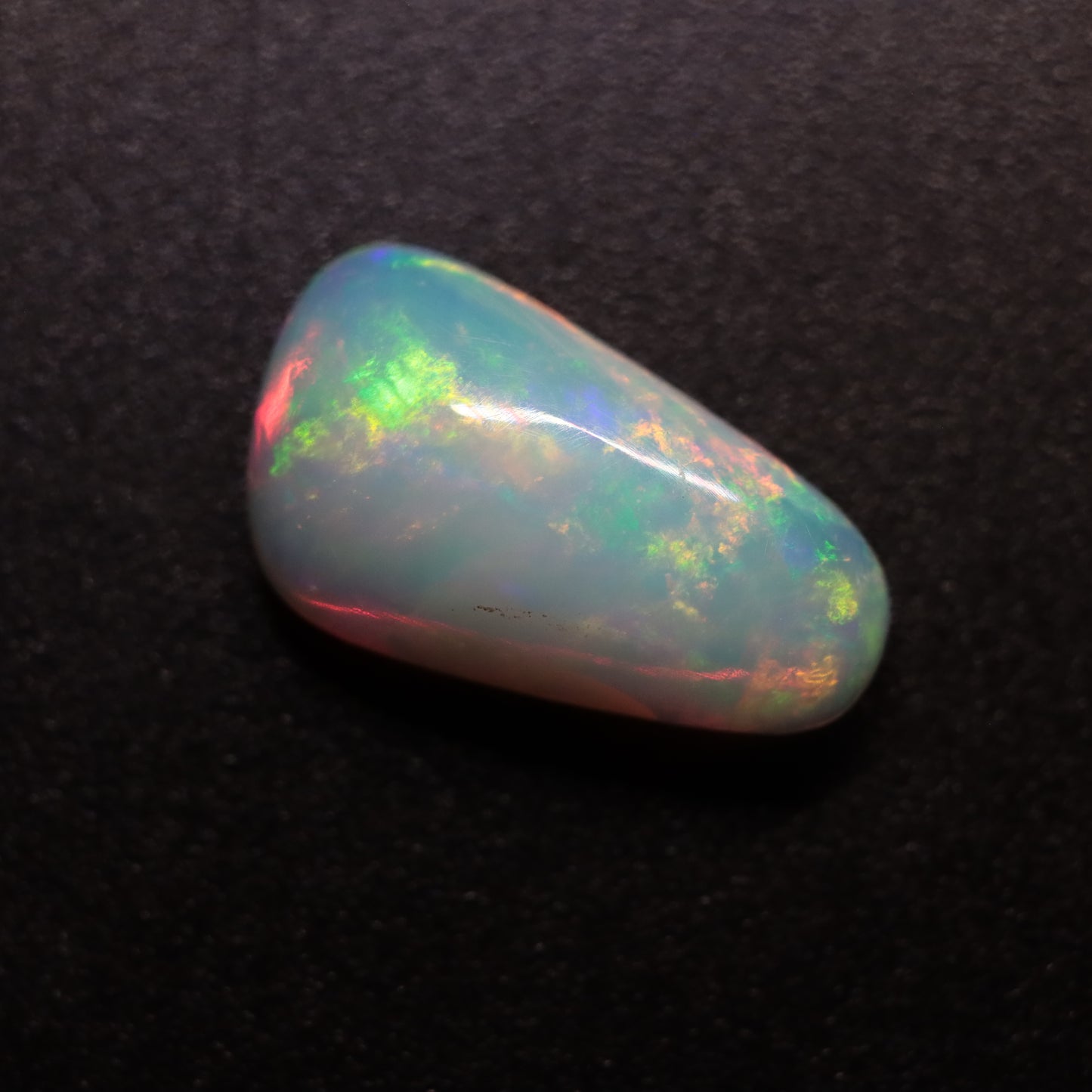 Cabochon White Opal 2.06ct
