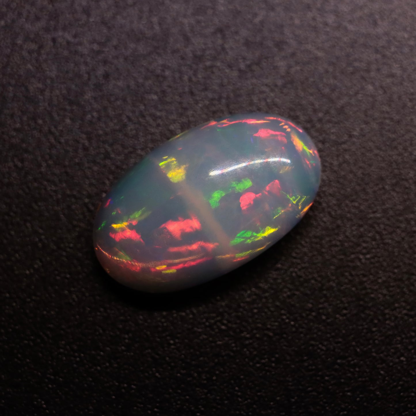 Cabochon White Opal 1.74ct