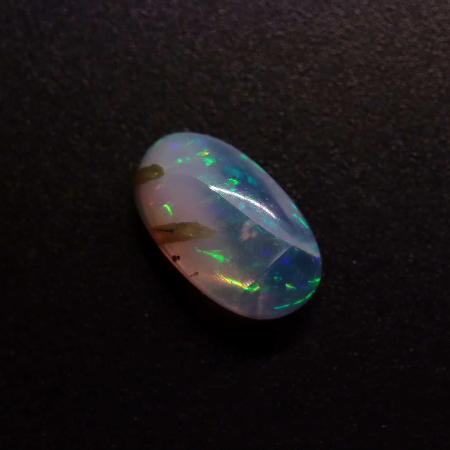 Cabochon White Opal 1.36ct