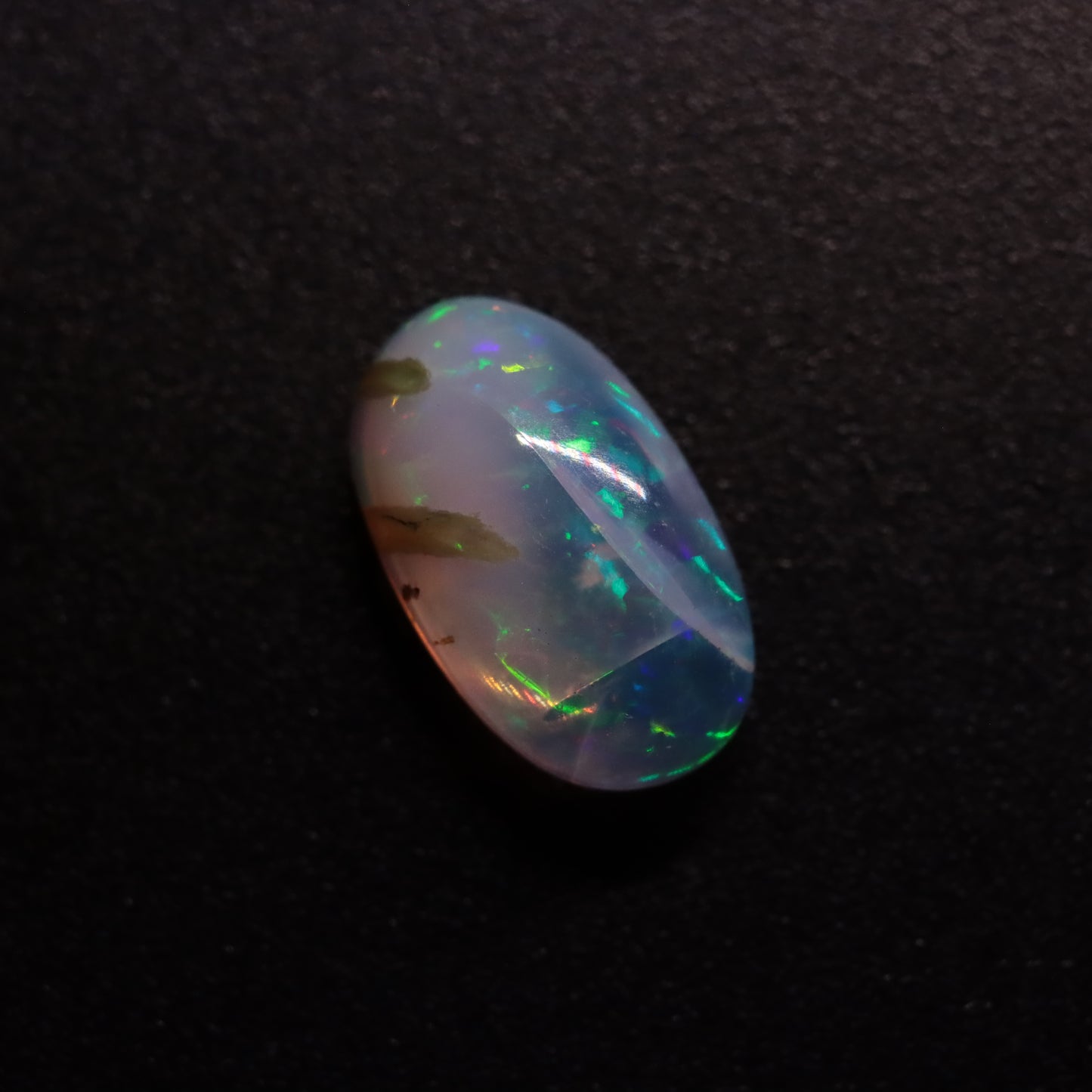 Cabochon White Opal 1.36ct