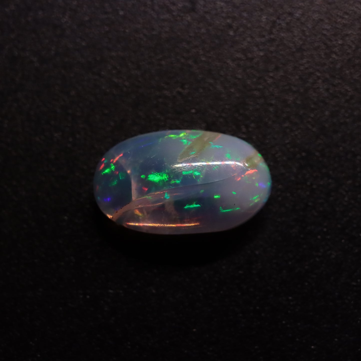 Cabochon White Opal 1.36ct