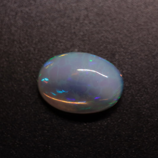 Cabochon White Opal 2ct
