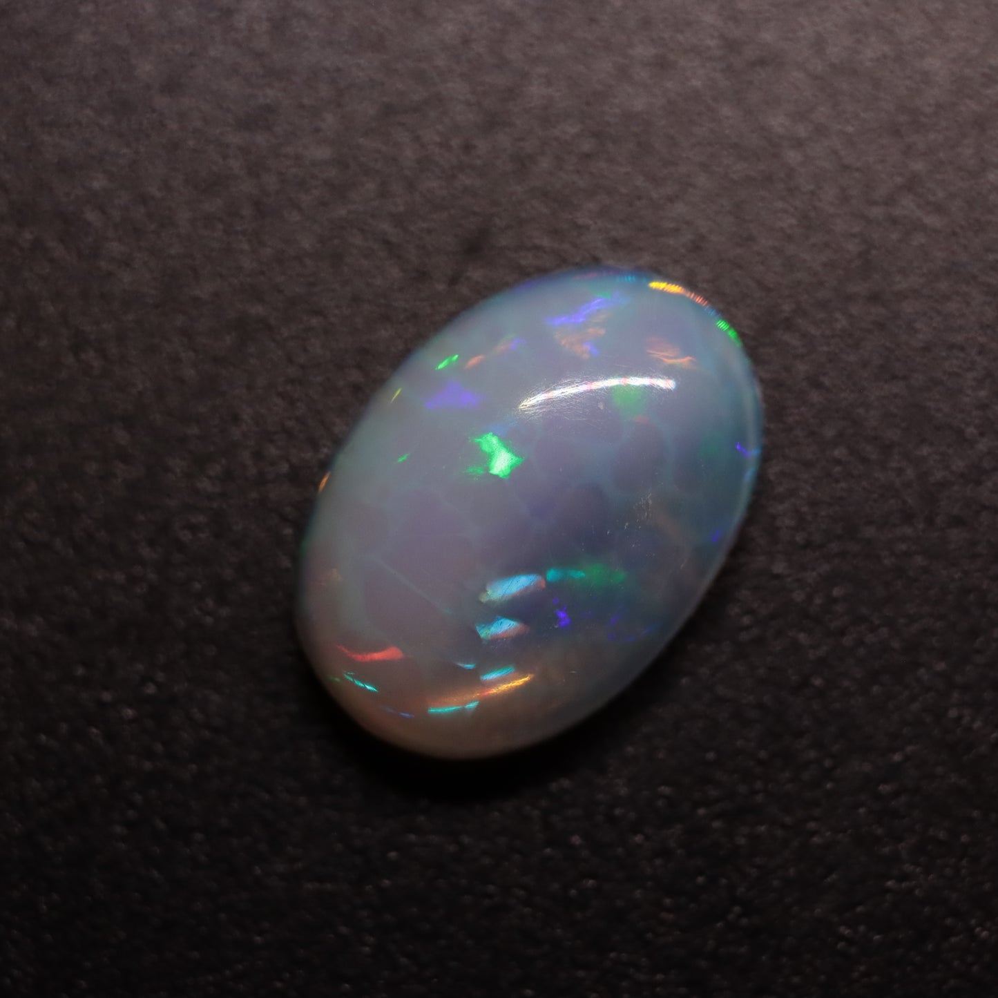 Cabochon White Opal 2ct