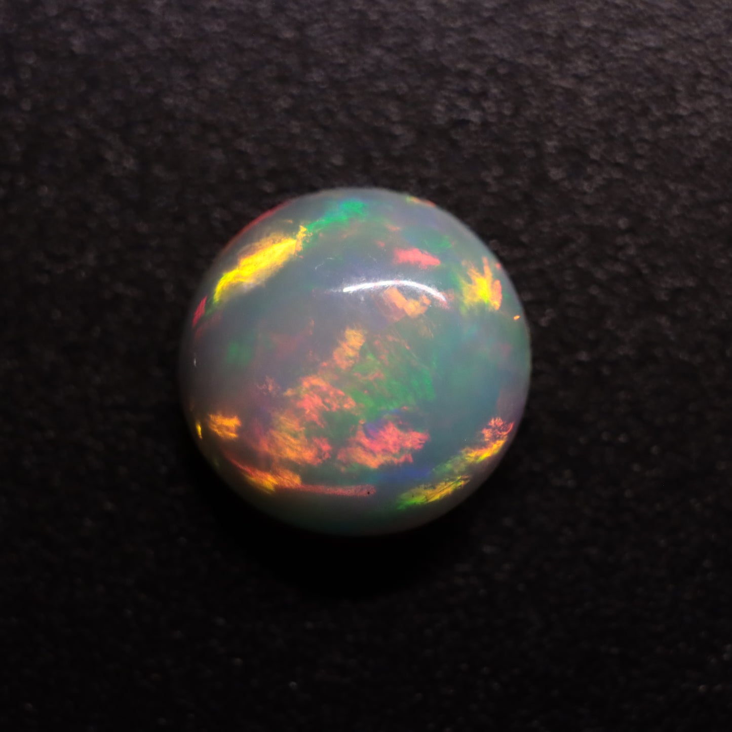 Round White Opal 1.02ct