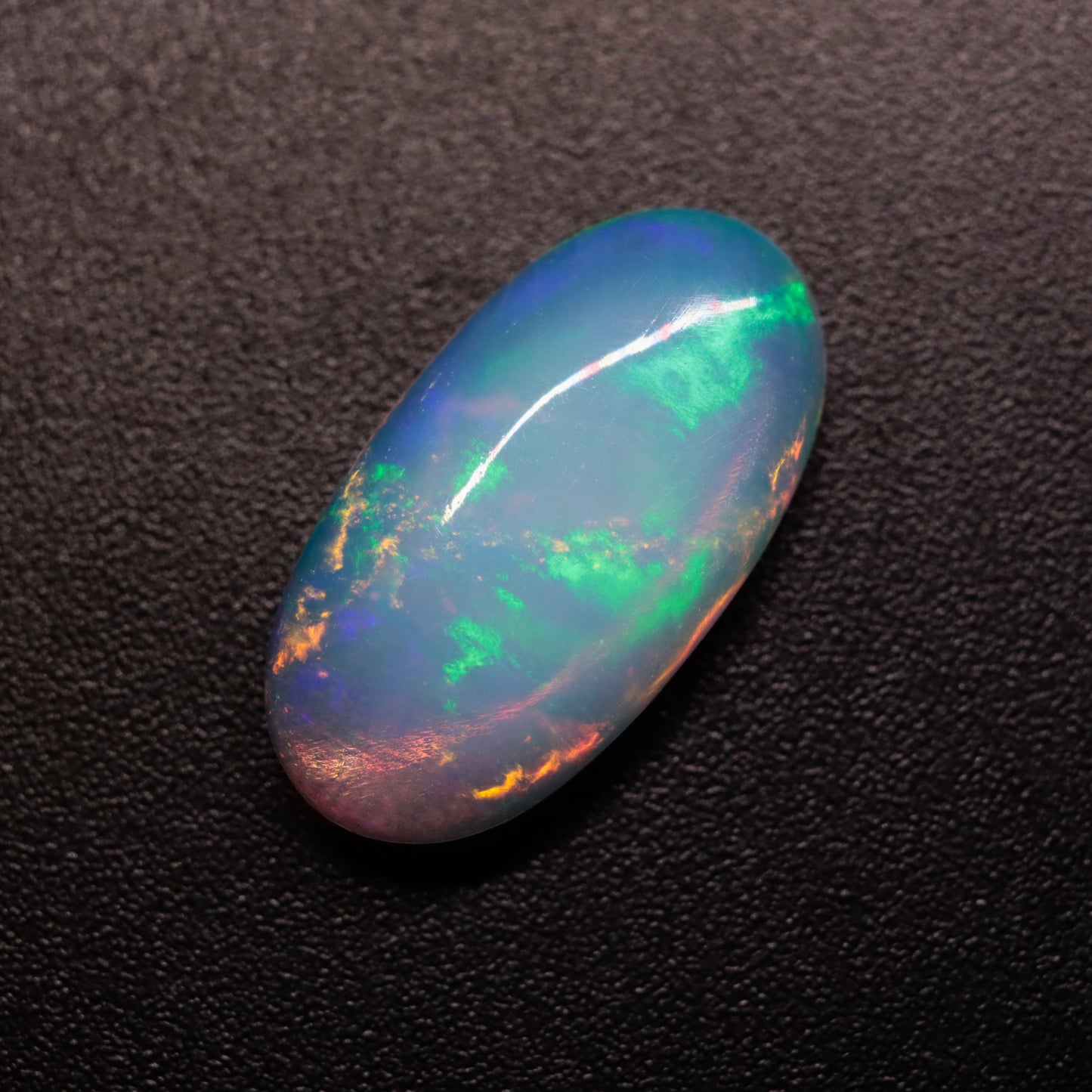 Cabochon White Opal 1.54ct