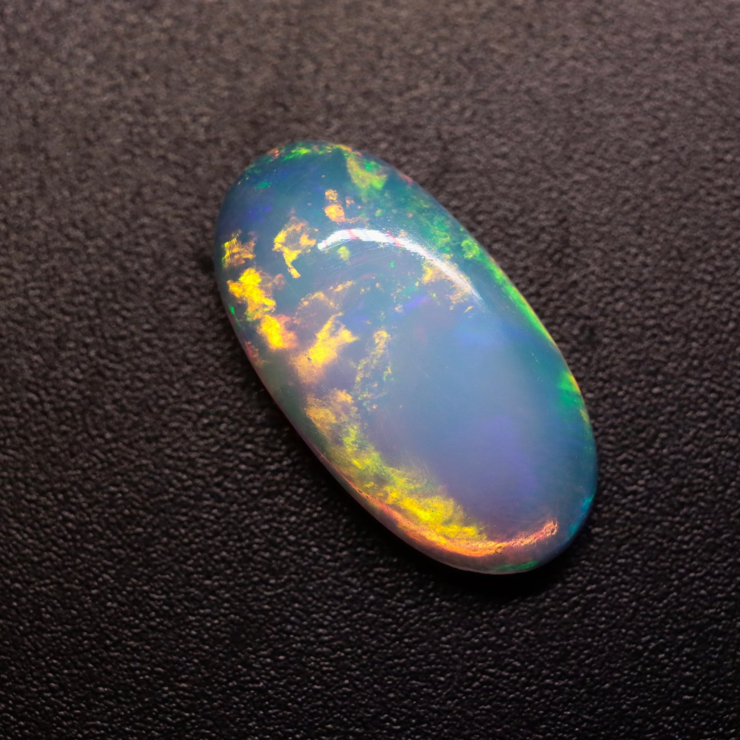 Cabochon White Opal 1.54ct