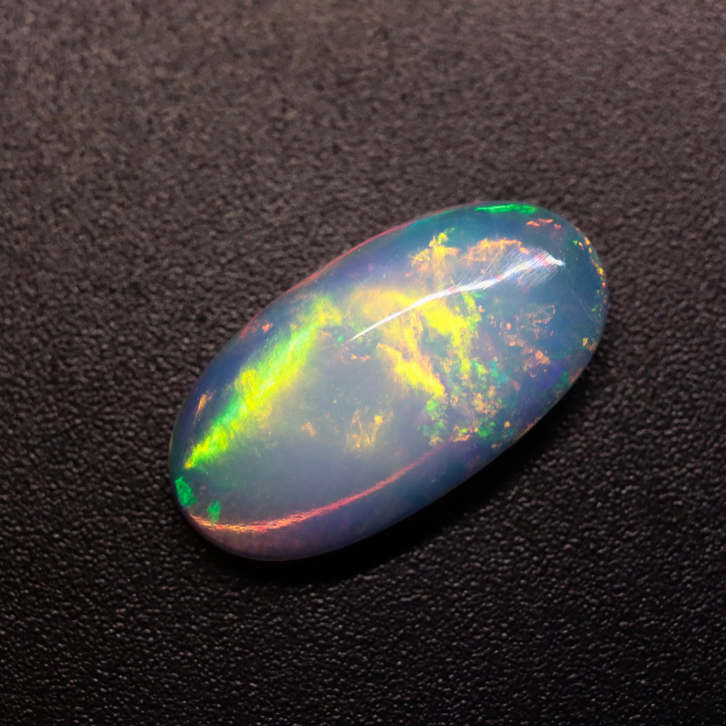Cabochon White Opal 1.54ct