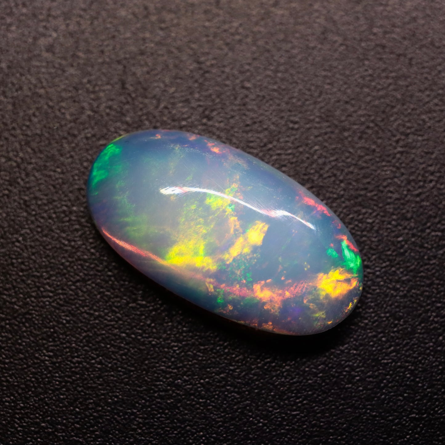 Cabochon White Opal 1.54ct