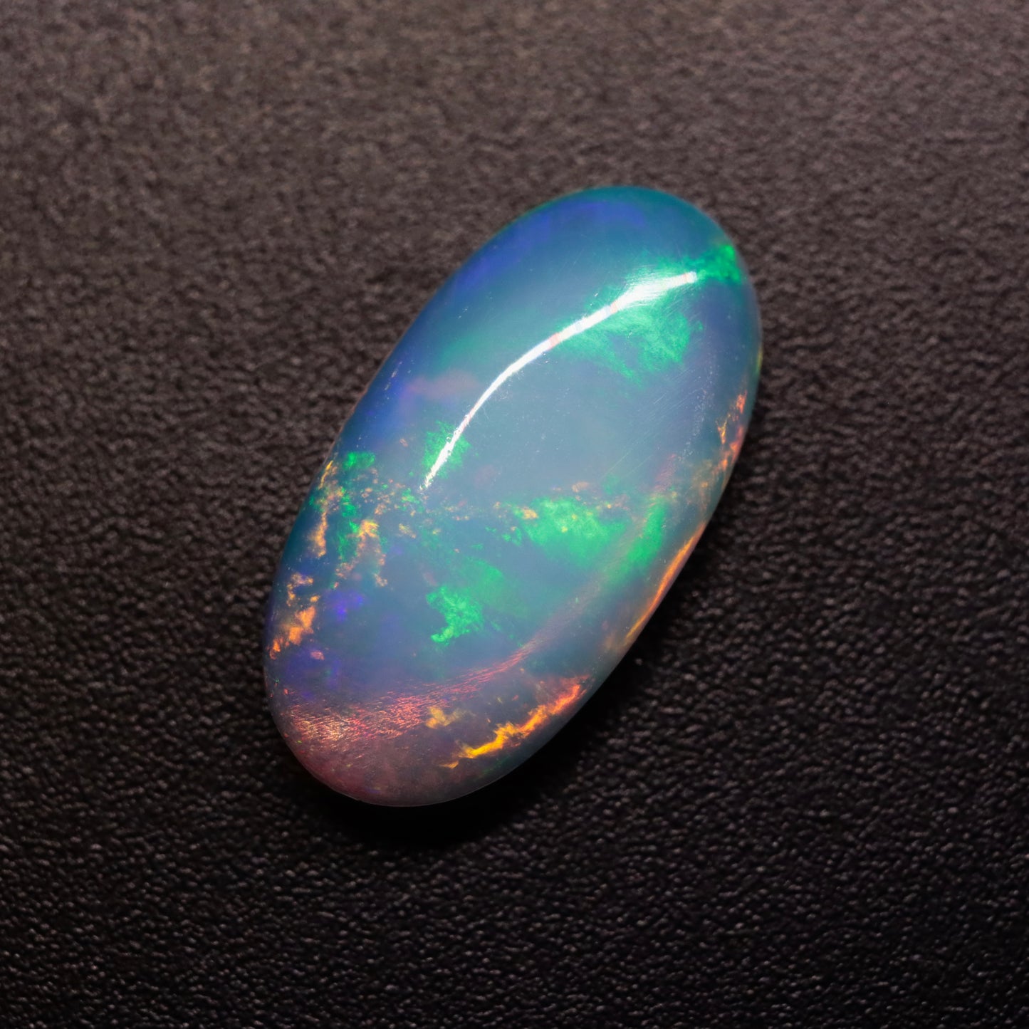 Cabochon White Opal 1.54ct