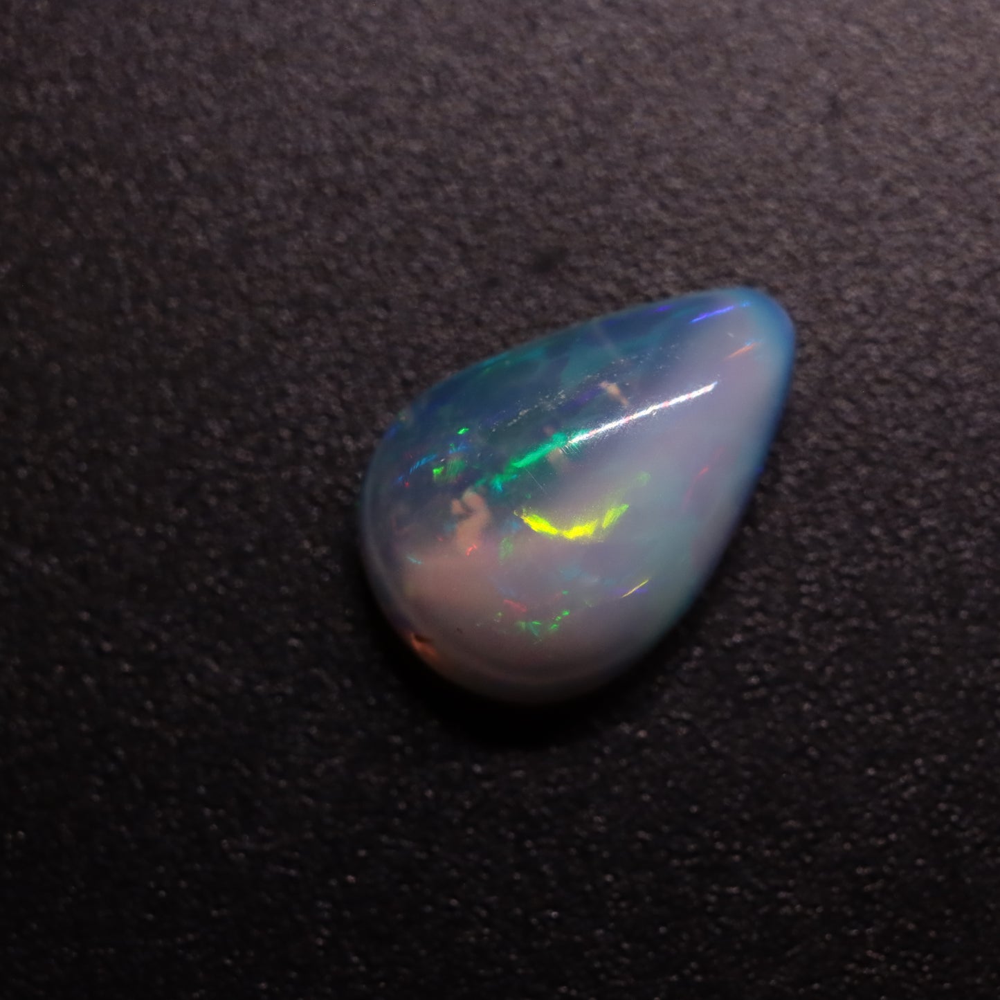 Cabochon White Opal 1.42ct