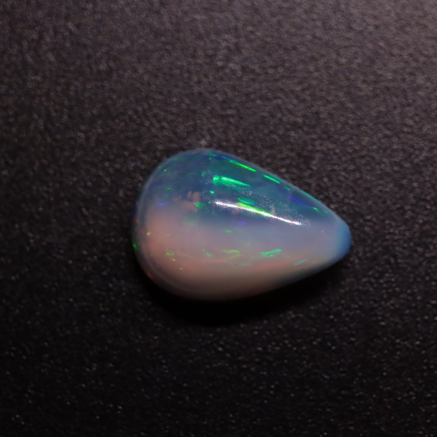 Cabochon White Opal 1.42ct