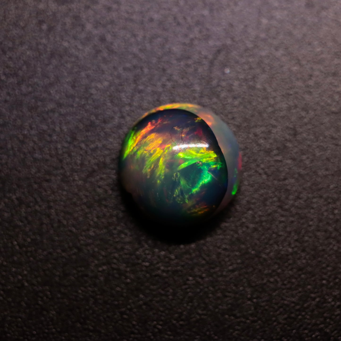 Round White Opal 1.07ct