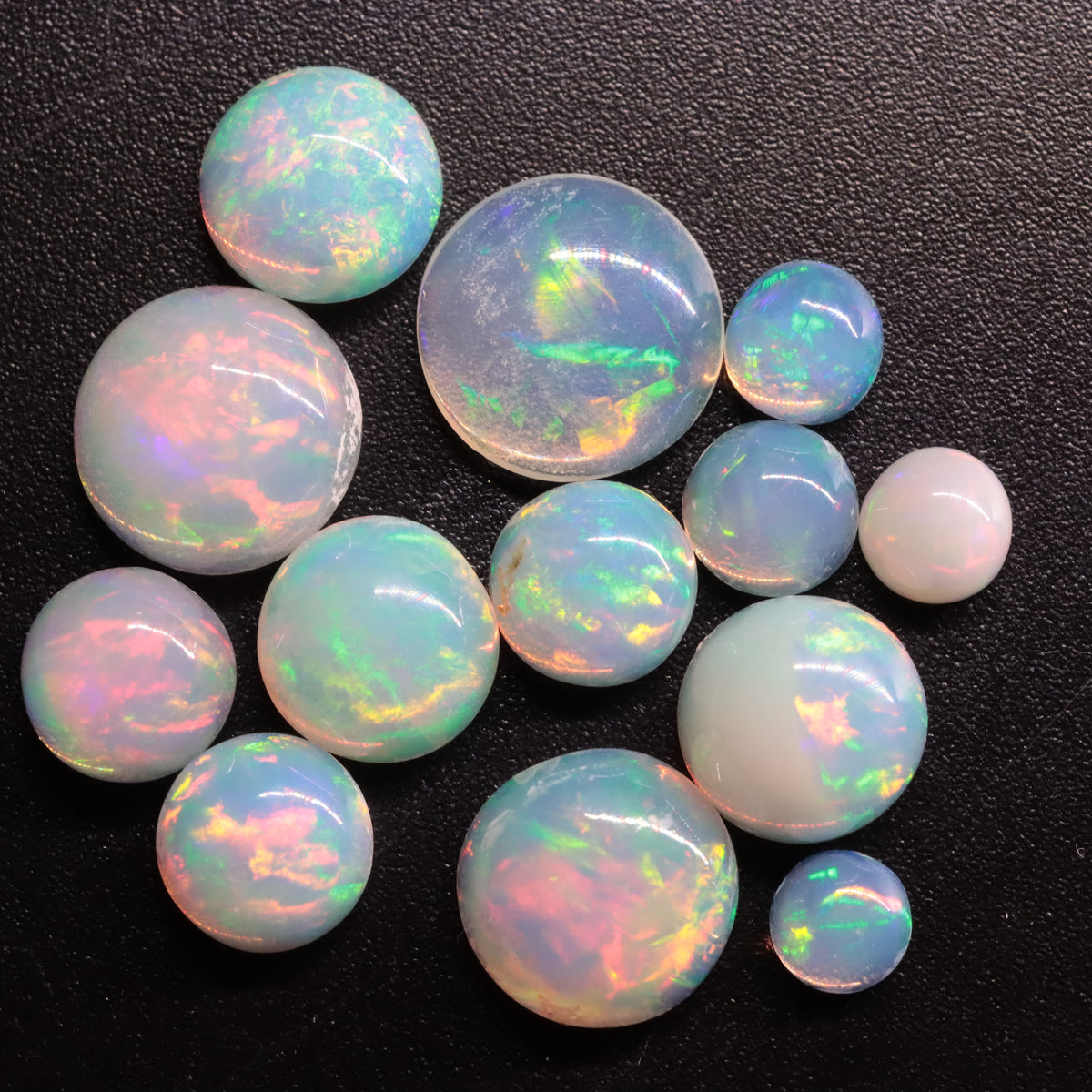 Round White Opal 7.31ct