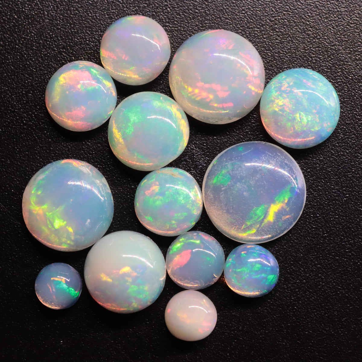 Round White Opal 7.31ct